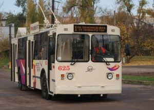 Тролейбус з номером 1 на маршрутному табло